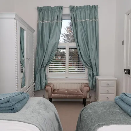 202 Salisbury Terrace York